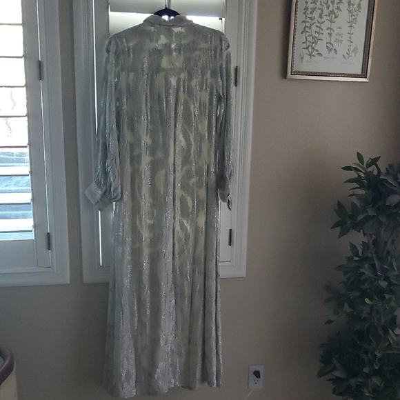 Anthropologie Silver and Cream Blouse - Picture 6 of 6